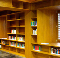 Library and custom closets. Private house. Gijn.