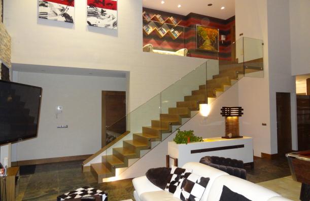 ESCALERA EN VIVIENDA PARTICULAR