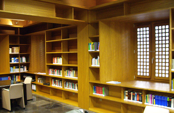 Librería y armarios a medida. Vivienda particular. Gijón.