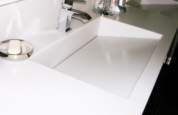 Lavabo a medida en Corian. Vivienda particular. Asturias.